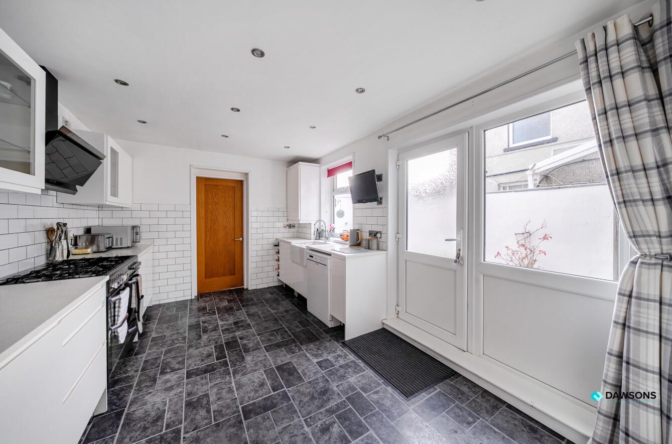 Llandafen Road, Llanelli, SA14 9BD